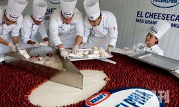 世界上最大的芝士蛋糕（一个重达2吨的芝士蛋糕）(4)