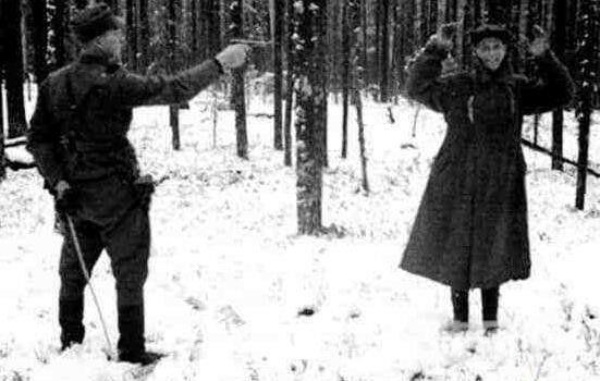 1942芬兰怪物图苏军被吃得只剩下人皮和残缺尸体(3)