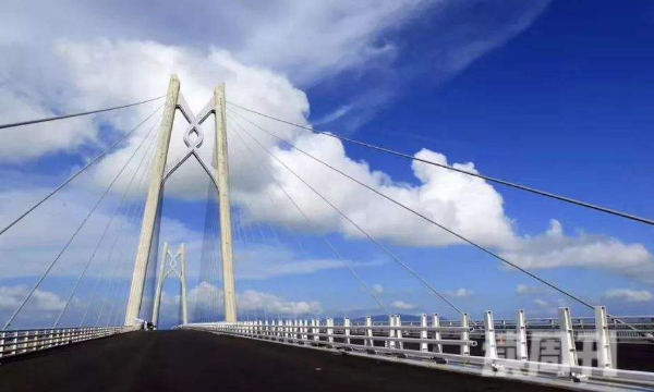 世界上的跨海大桥排名港珠澳大桥(全长55千米)